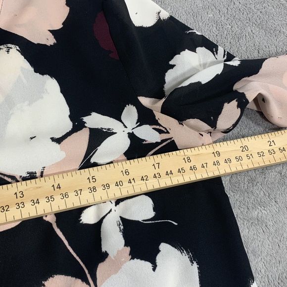 Vince Camuto Floral Hi Lo Blouse Size Small Women’s - Picture 8 of 9